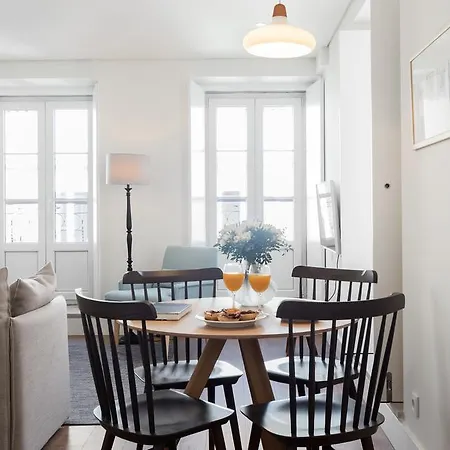 Serviced - Bairro Alto Lisbona